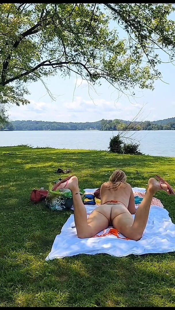 Fantasy Milf: Park Sikanie Dziwka