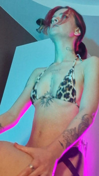 Neon. Pegging