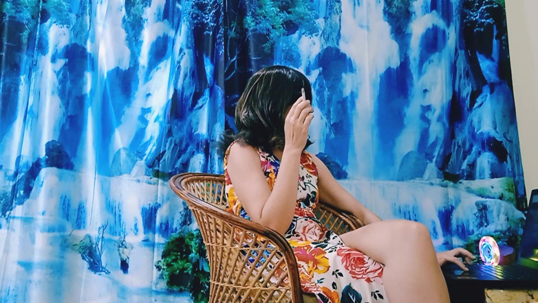 Bolly Karma: Tình yêu của mẹ kế xinh đẹp