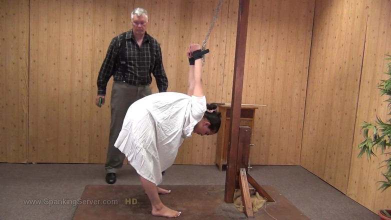 Spanking Server: Yasmeena caning
