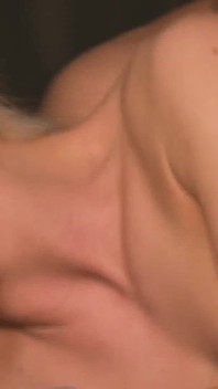 Küçük memeli muhteşem kızlar sahne 1_blonde bebek aynı anda iki yarak almayı seviyor