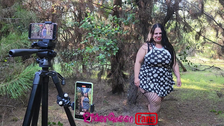 Riderqueen BBW Step Mom Latina Ebony: Riderqueen Alone, Venkovní, Videa pro Fanoušky