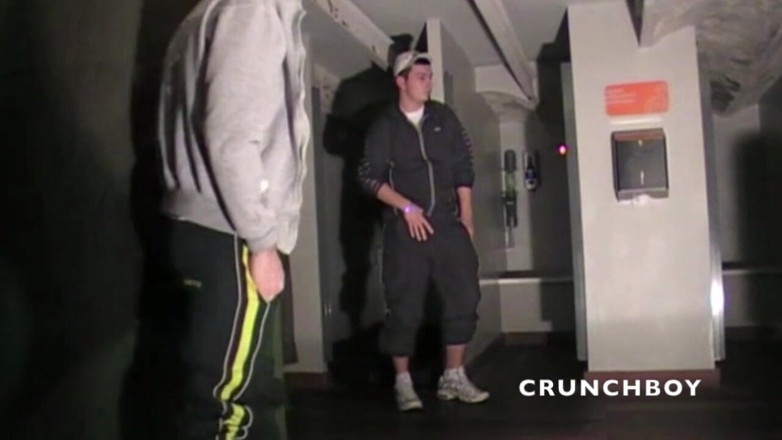 FRENCH AMATORS SEXTAPES: Submissed by sneakers badboy in jogging and trampling