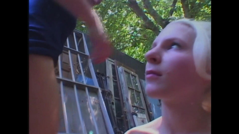 Teen clips and best blowjobs: Blonde Teen Sucks Huge Dicks and Cumshot