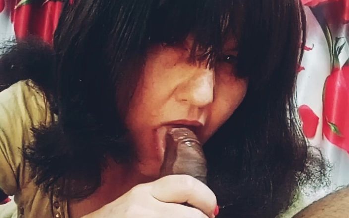 Bolly Karma: 素人人妻享受大黑的快乐
