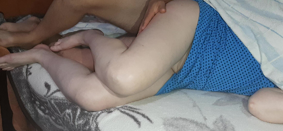 Vik_All: ¿Qué está haciendo? Él es mi hermanastro.