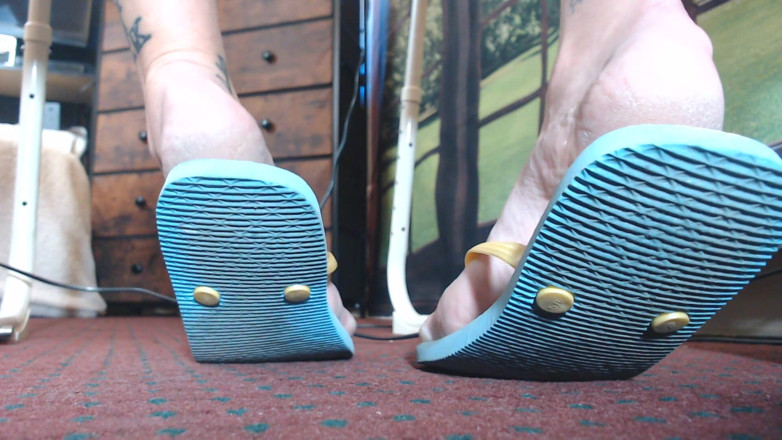 Abby Anna: Shoeplay flipflop getah biru