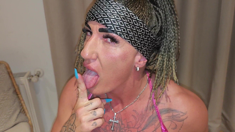 Danaxmuscles: Я самая сильная и шлюшка