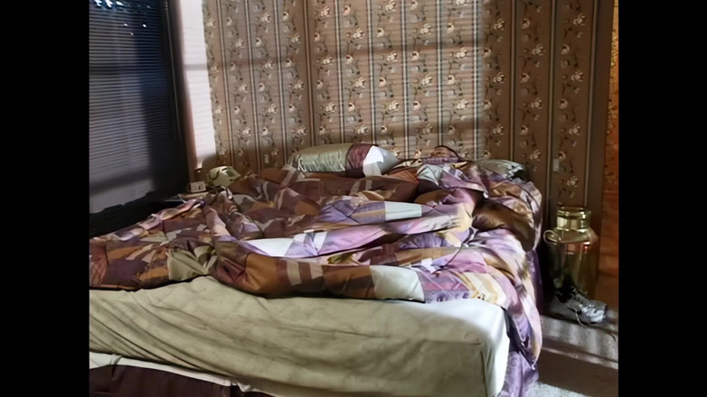 Bewitched!: Bunga April Kacau Dengan Baik Di Bak Mandi Air Panas