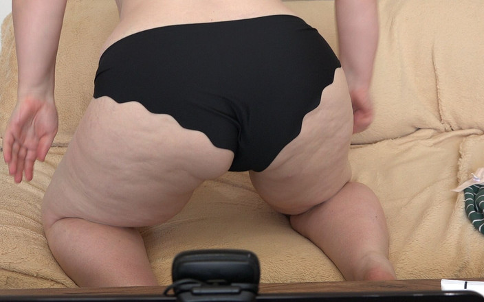 Milf Big Tits: Dojrzała żona zdradza kamerę internetową. Gruba milf pieprzy anal i spuści....