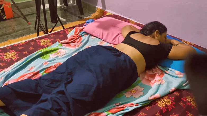 Sexy sindu: मल्लू सिन्दु पत्नी के साथ अद्भुत सेक्स प्रदर्शन