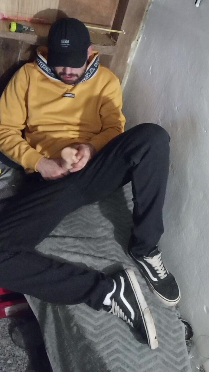 jerkofflover: Onanerar I Kabinen I Sängen