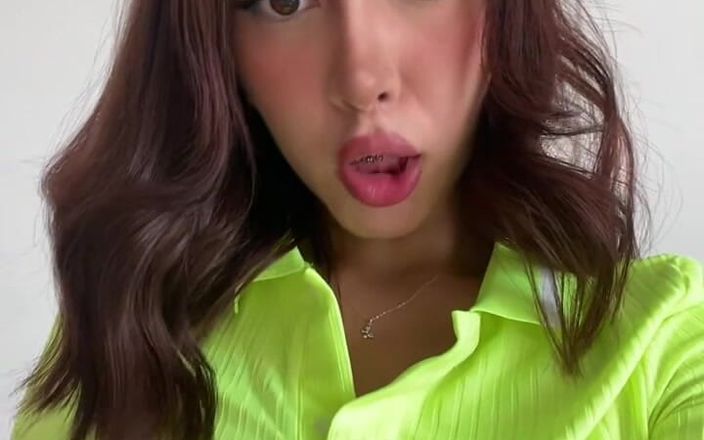 SweetGirl69: 私はとても暑いです。ぜひチェックしてみて