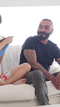 Daddyontwink unschuldiger twink jeremy salvatore wird von Damian dark gefickt