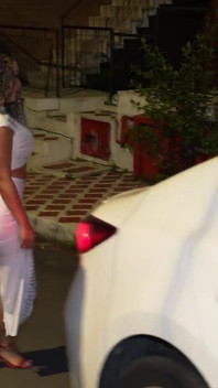 Bbc ofrece dinero a una mujer en la calle para hacer un video porno - Brandon Cruz y Kataleya Gil