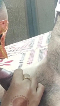 Bhabhi Pirya yang miang seronok menghisap batang pasangannya dan memberikan blowjob