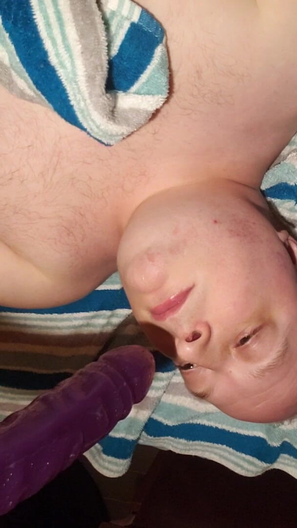 Charlieboy69: Tief in den hals dildo