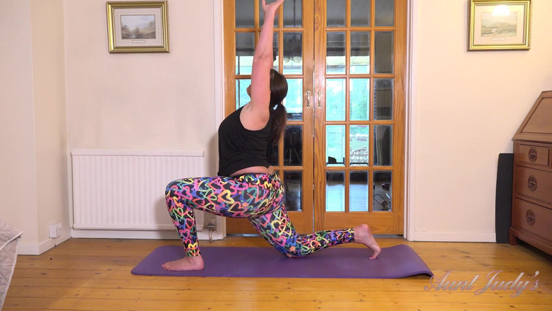 Aunt Judy's: Auntjudys - Allenamento Con La MILF Paffuta Ruby Cattrall