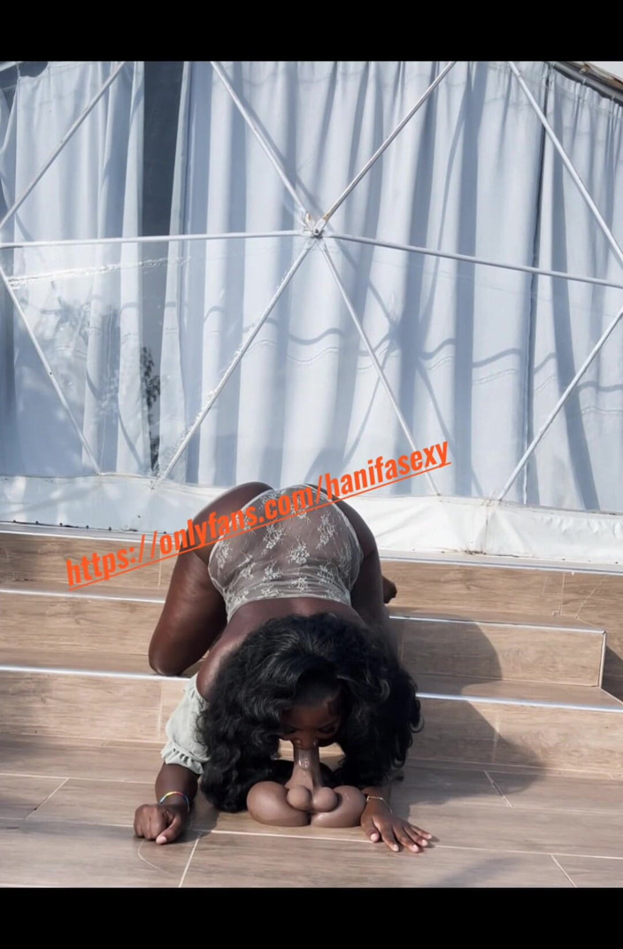 Nasty_hotbabe: 18letá saje velké černé ptáky venku na veřejnosti jako Cizinci sledují -...
