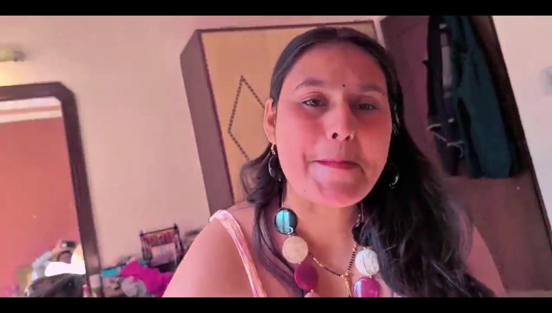 Pujaprem indian: 美丽的印度宝贝操和吮吸鸡巴射在阴道里