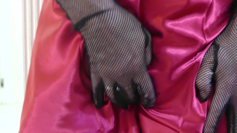 Natalie K: Çoraplı Ve Külotlu Parmakla Sikişiyor Ve Edepsizce Konuşuyor Ve Boşalana...