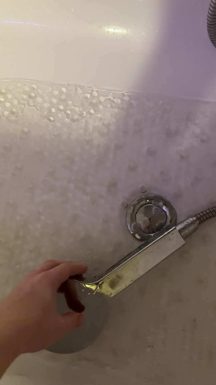 SweetLucy96: Banyoda soyunmuş