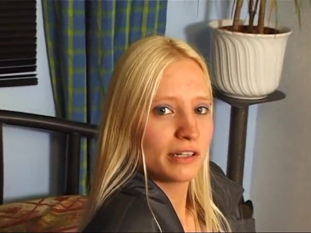 German Classic Porn videos: Ines, tysk blondin, utomhusplock