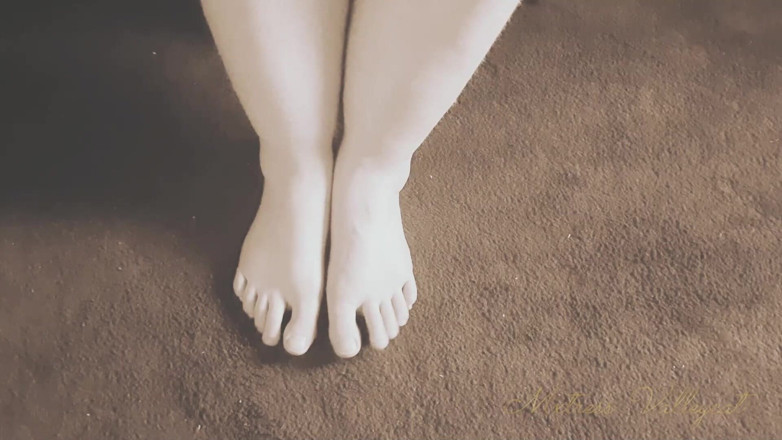 Mxtress Valleycat: Sandy Feet Fantasy