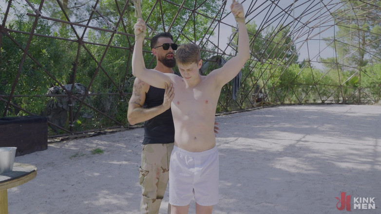 Taken rough: Apa sahaja yang Ia Ambil: Alpha Wolfe dan Sage Roux