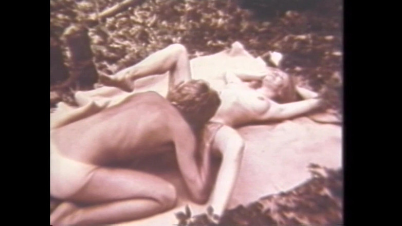 Vintage megastore: Andrea True a její tým v lese