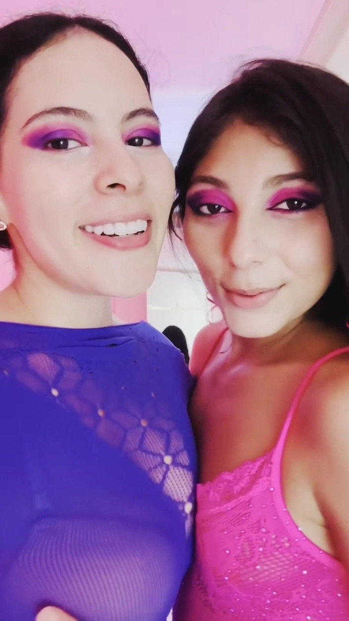 Vika_Sexting: Kisses That Ignite the Skin