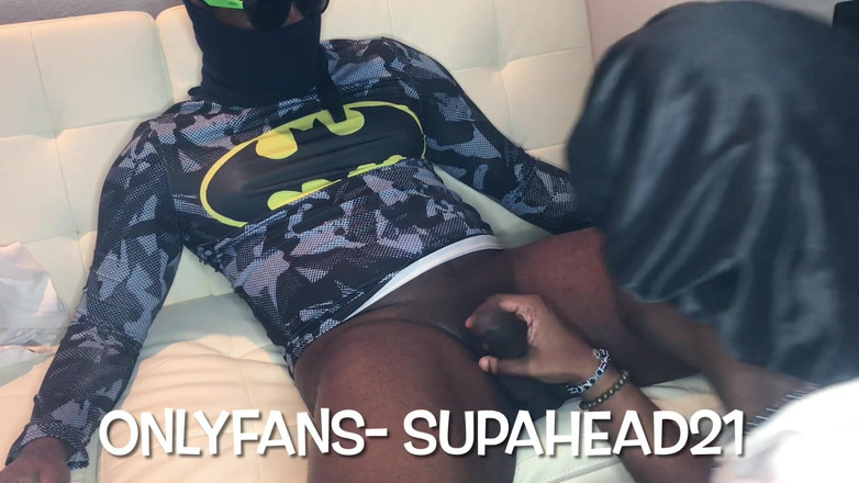 Wondahead21: Batman in Tight Jeans Skullfucks Slut Upclose "hot"