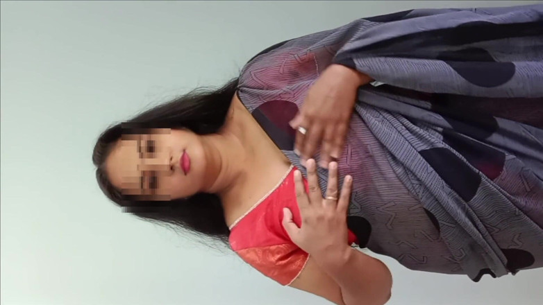Indian Disha: Desi Indische stiefzus met sappige grote borsten wilde mijn maagdelijkheid...