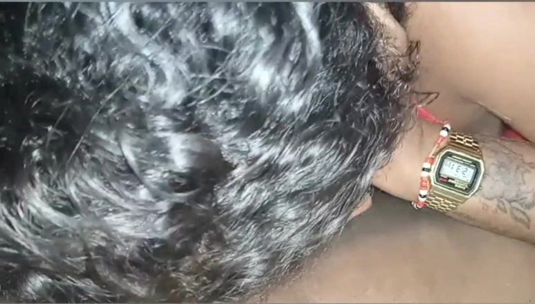 Nana Bi: Çekici Myllena Rios ile uğraşıyor