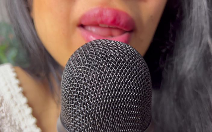 Asmr_mouth: 性感的 yeti Mic 舔