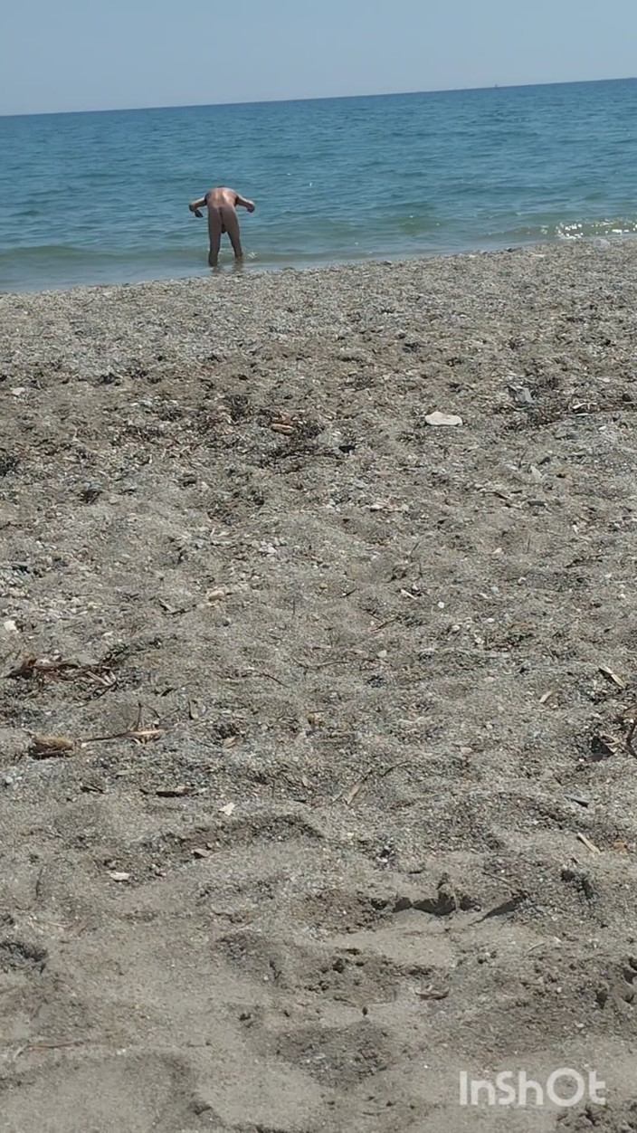 Morbosete000: En La Playa Desnuda Disfrutando
