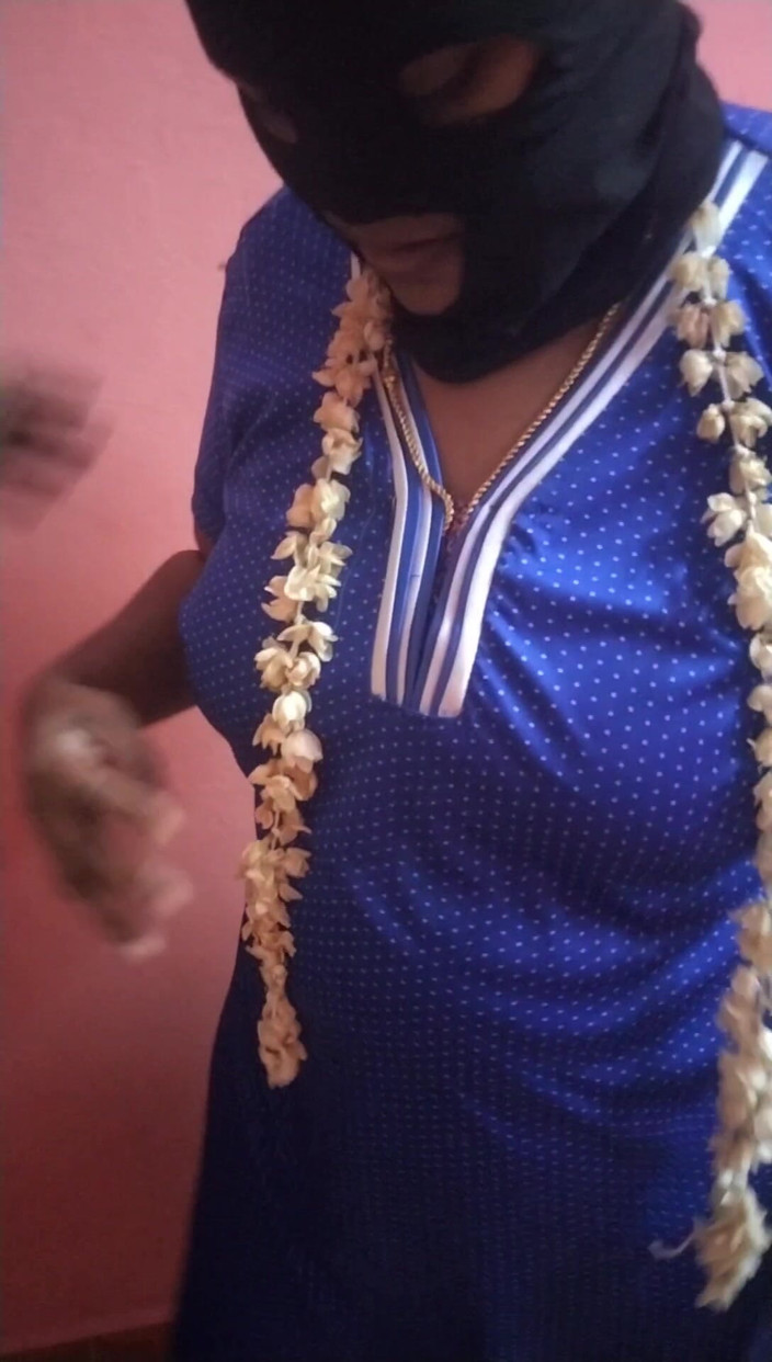 Tamil lesbian: ลิปกิสลึกและเล่นหน้าสุดฮอต