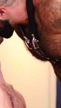 Bearfilms bär Atlas Grant ohne gummi den versauten hintern alex Hawk
