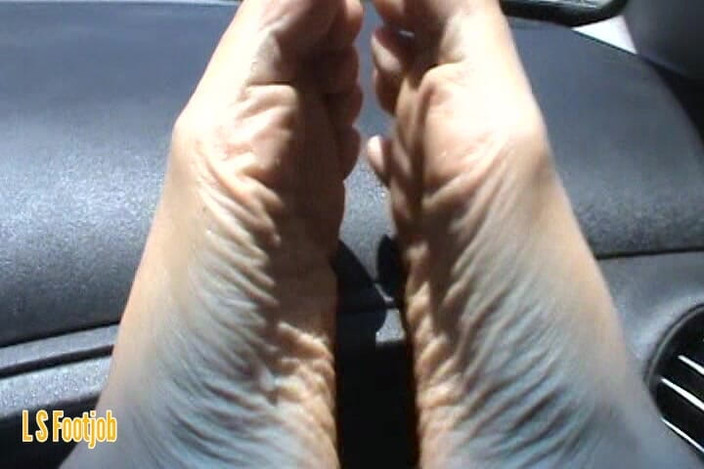 Footjob life style: Ich gab eine fahrt und bekam einen footjob von einer...