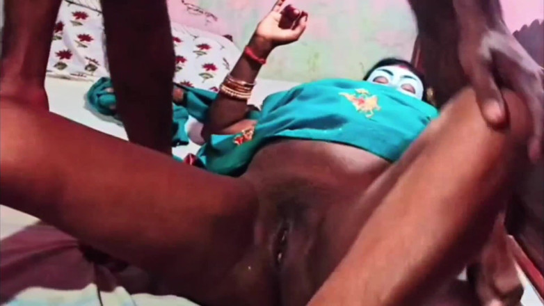 Puja bhabhi hot: Deshi Bhabhi Ki Palangtod Chudai