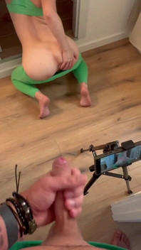 Şanslı Adam Kız Arkadaşı Porno Videolar Çekerken Mastürbasyon Yapıyor!!