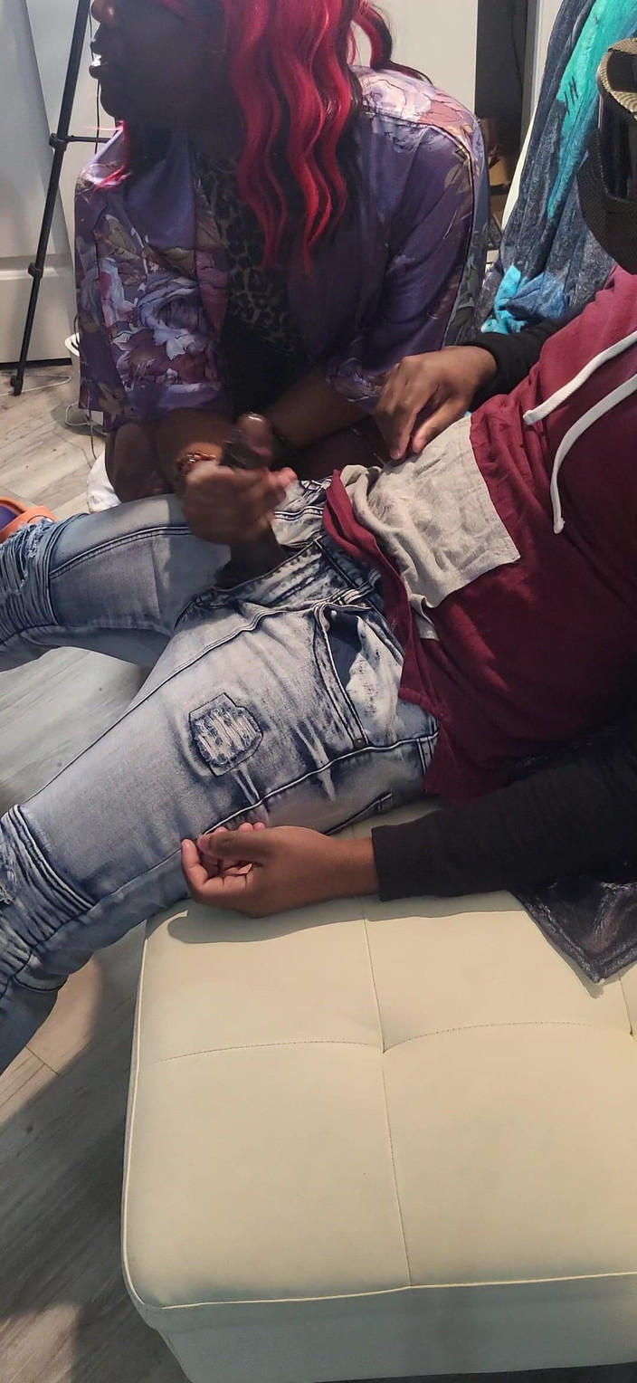 Wondahead21: Troia rossa scopata in gola sul divano! Solo per i...