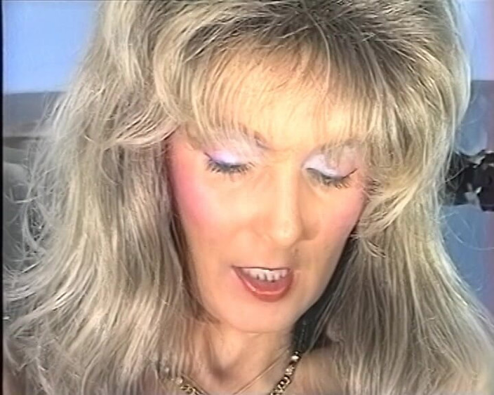 GERMAN PORN CLASSICS: サンドラは今それを必要としています