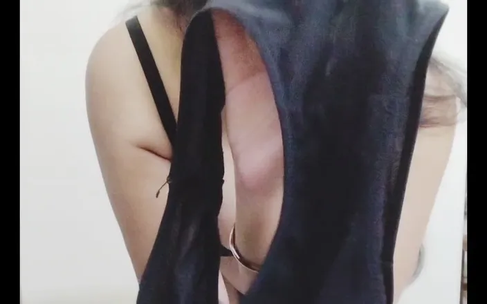 Sex bird: Thinking of My Friend and Touching Myself