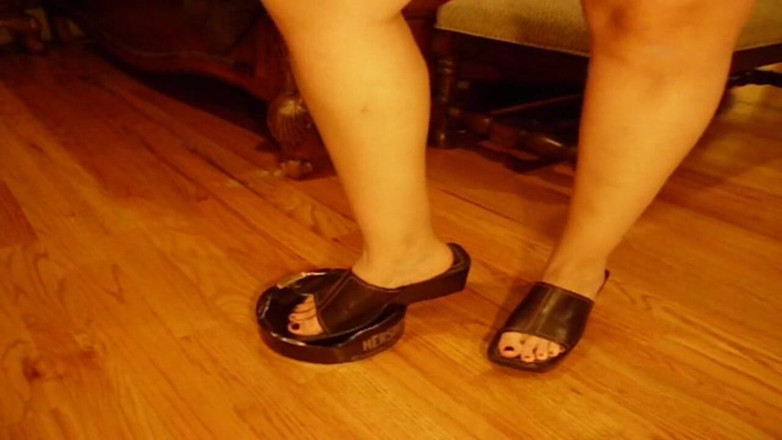 Sexy Amateurz: クッキー缶破砕
