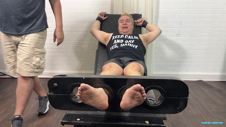 Ticklish Chubs: La vengeance d’Une femme mariée se venge de Matt