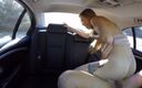 Perv Milfs n Teens: Sadie Blair rucha swojego taksówkarza na tylnym siedzeniu swojego ride-perv...
