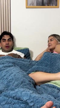 Mio Fratellastro Entra Nella Mia Stanza E Riesco a Regalargli La Notte Migliore Della Sua Vita