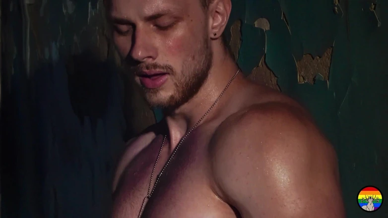 HomoStag: Гарячий str8 балканський культурист Федор повернувся і знову дрочить
