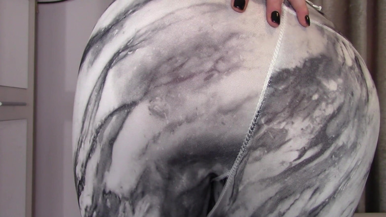 Evamarie 88: Farting non stop in spandex